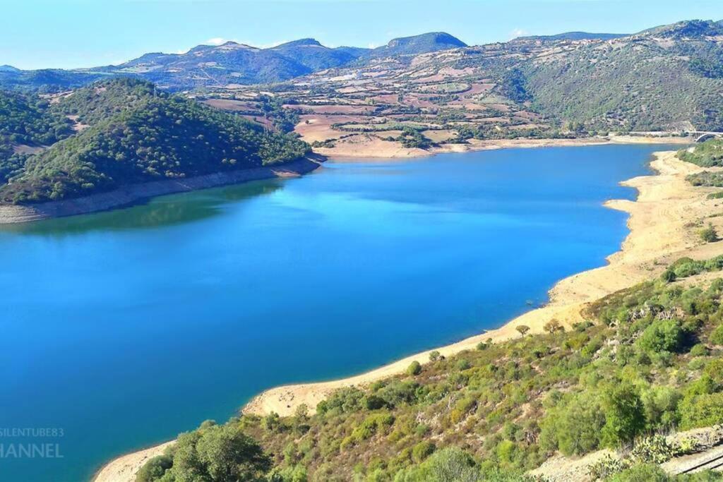 Ferula Romantica Mansarda Tra Fiumi E Montagne Sardegna Seùlo Exterior foto