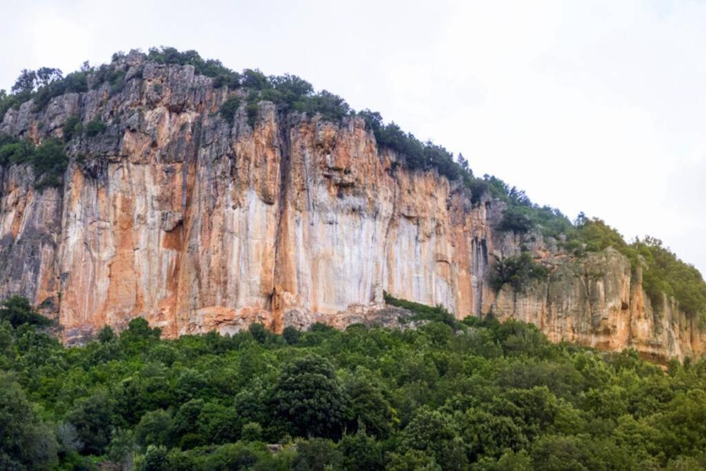 Ferula Romantica Mansarda Tra Fiumi E Montagne Sardegna Seùlo Exterior foto